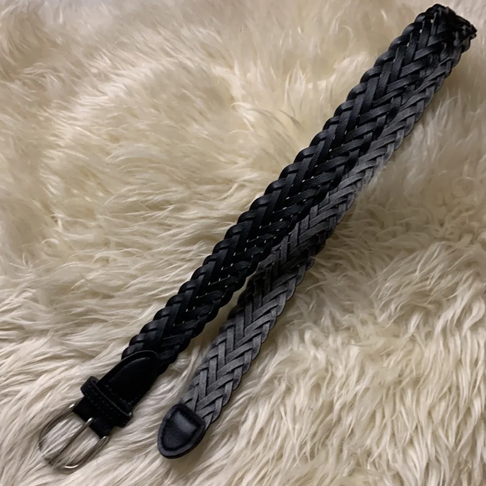 Kids faux leather black weave belt silver buckle